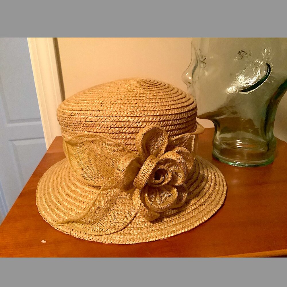 Betmar New York 100% natural Straw Summer Hat - small brim  cloche w/ flower - Picture 9 of 10